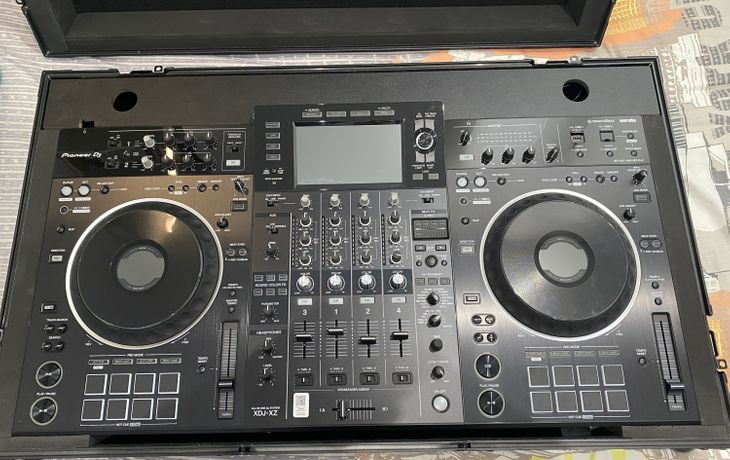 Alquiler controladora PIONEER XDJ XZ - Imagen3