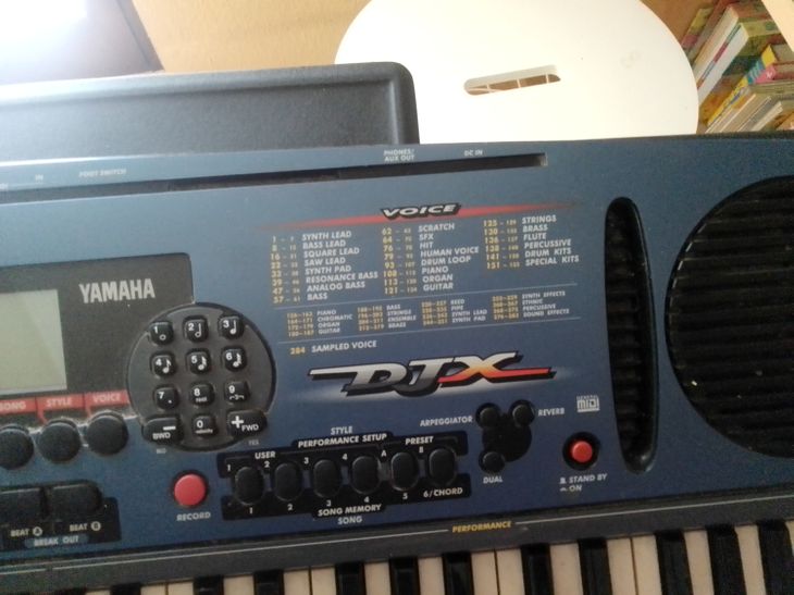 Vendo teclado sintetizador/MIDI YAMAHA DJX -PSR D1 - Bild2