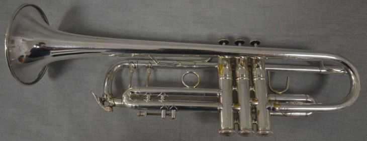 Trompeta Bach Stradivarius pabellón 43 - Imagen2