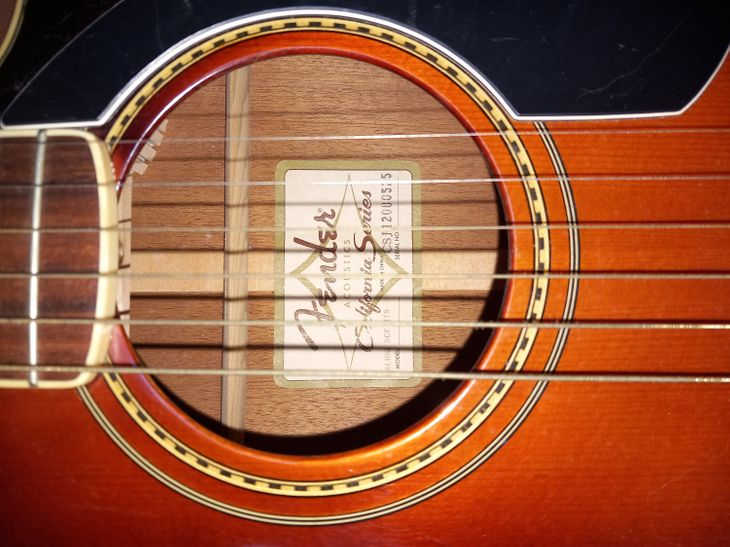 Guitarra electroacústica Fender modelo Malibú en e - Imagen3