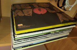 Colección de vinilos de música electrónica - Imagen