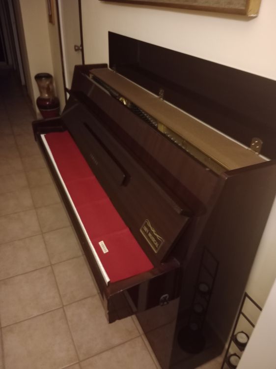 Vendo piano Yamaha impecable del año 1982. Sin uso - Imagen por defecto