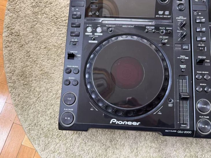 a pair of cdj 2000 - Immagine2