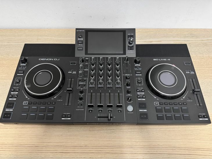 Denon DJ SC Live 4 con maleta de transporte - Imagen por defecto
