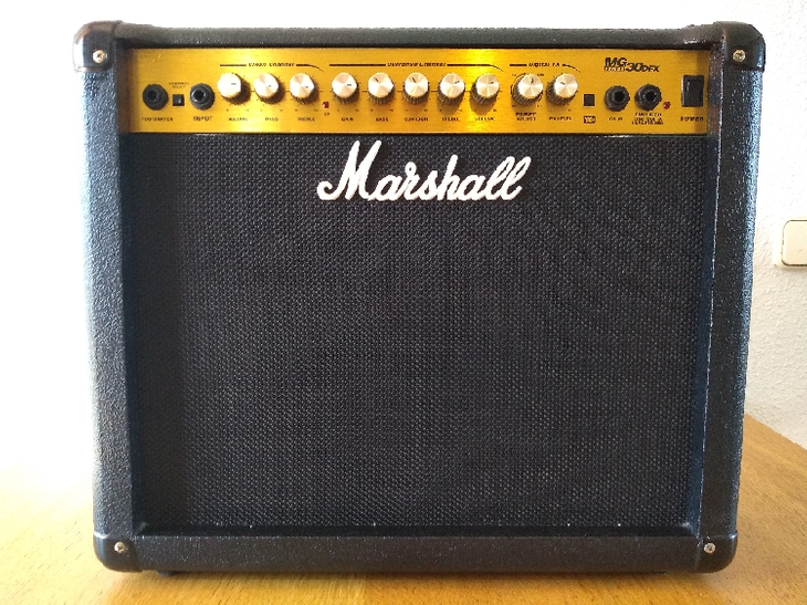 Guitarra Epiphone y Amplificador Marshall - Imagen3