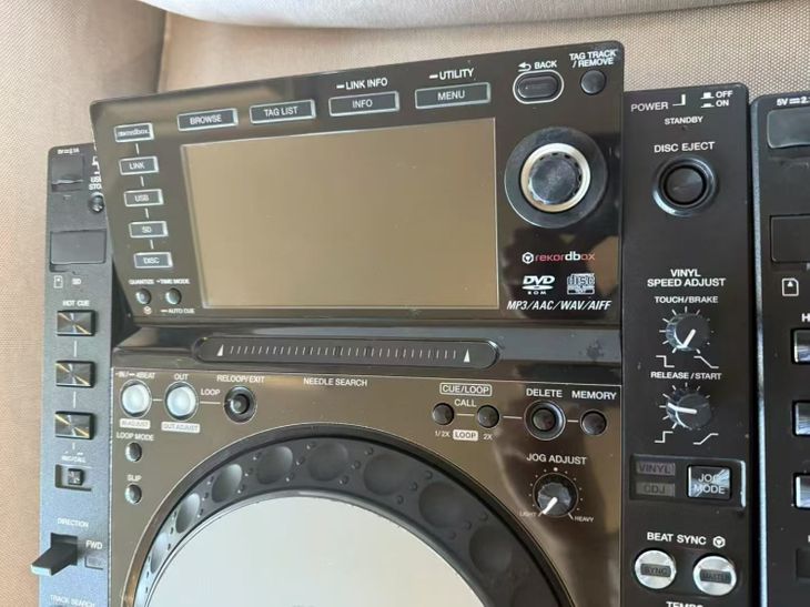 a pair of pioneer cdj 2000 nexus - Image2