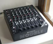 PLAYdifferently MODEL 1 - Imagen