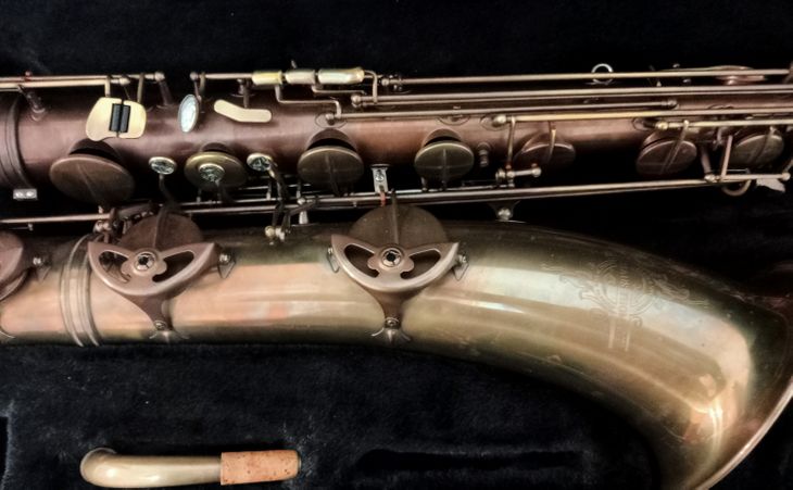 Vendo Saxofón Baritono Thomann LowJazz PB. - Imagen4