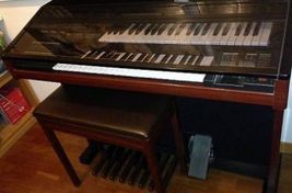 Yamaha Electone MC-600 Electronic Organ - Image