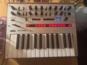 Korg Monologue (Gris) - Imagen