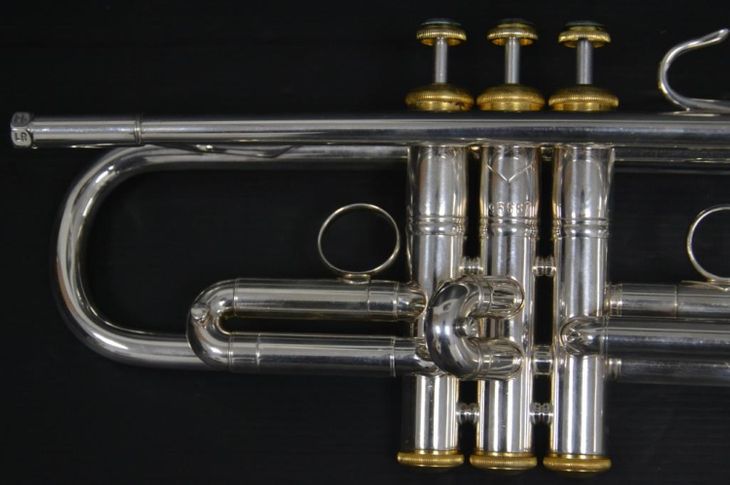 Trompeta Bach Stradivarius 43 – 25LR Corporation - Imagen4
