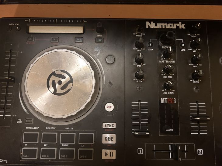 Numark Mixtrack Pro III - Image3