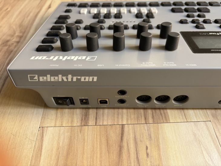 Elektron Analog Four MKII 4-Voice Tabletop Analog - Bild3