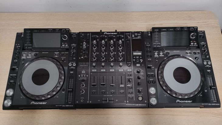 Set 2xCDJ2000NXS + DJM900NXS con Flightcase - Imagen por defecto