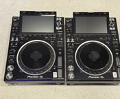 2x Pioneer DJ CDJ-3000 with Decksavers
 - Image