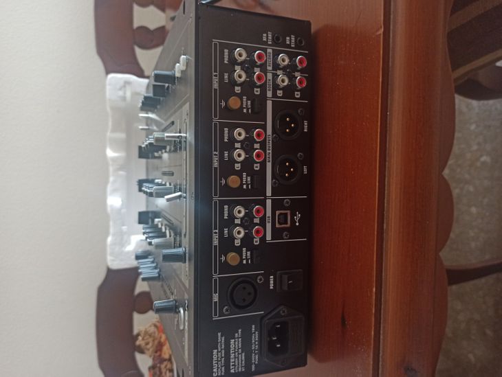 Behringer NOX 303 - Imagen5