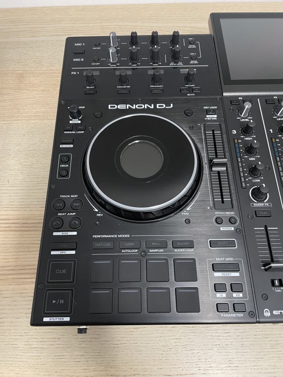 Denon DJ Prime 4+ - Imagen2