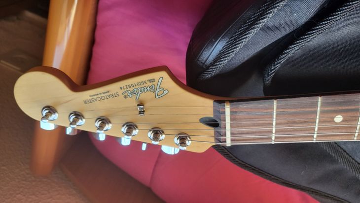 Fender Stratocaster Nueva sin usar - Imagen4