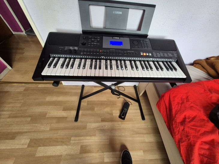 Yamaha PSR E453 super Zustand mit Zubehör - Bild2