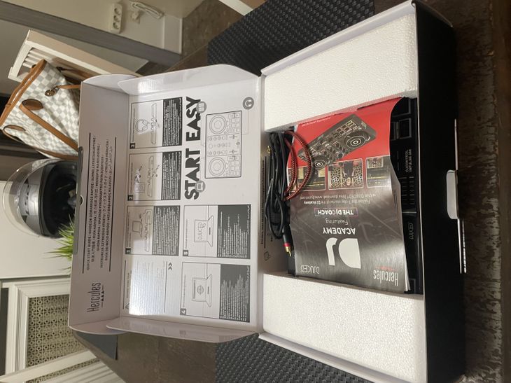 mesa dj hercules impulse 200 - Imagen2