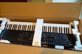 Yamaha MODX7 76-Key Synthesizer Keyboard - Bild