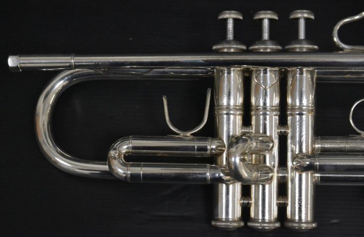 Trompeta Sib Bach Stradivarius 37L - Immagine5