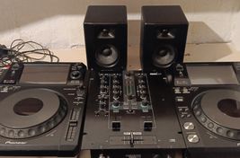 Set x2 Pioneer XDJ 1000 + Reloo Mixer+Lautsprecher
 - Bild