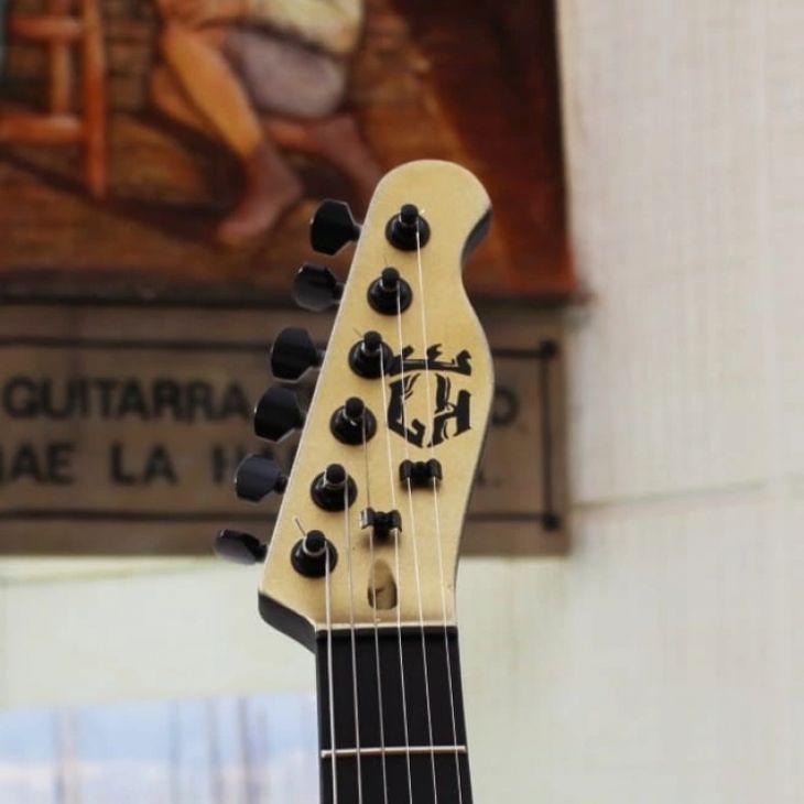 Guitarra Eléctrica LKE - Imagen4