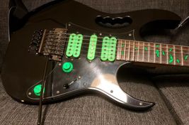 1989 Ibanez JEM777VBK Steve Vai Signature - Imagen