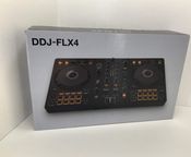 Pioneer DJ DDJ-FLX4
 - Bild