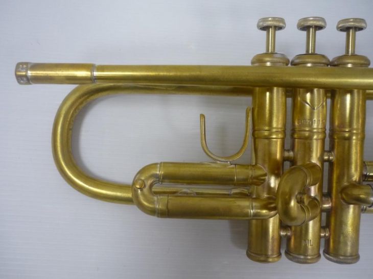 Trompeta Bach Stradivarius pabellón 37 - 25LR en m - Imagen6