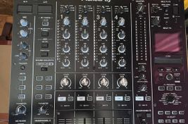 Pioneer DJ A9
 - Bild