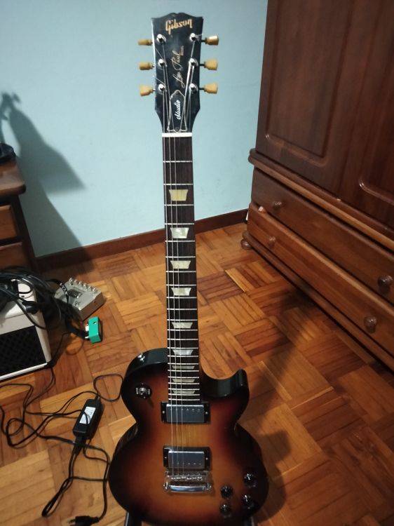 Guitarra Gibson Les Paul studio del año 2008 - Imagen6
