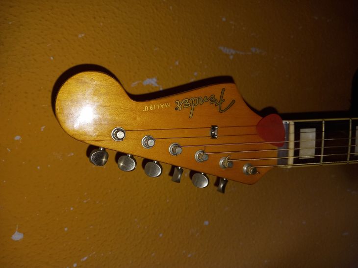 Guitarra electroacústica Fender modelo Malibú en e - Image4