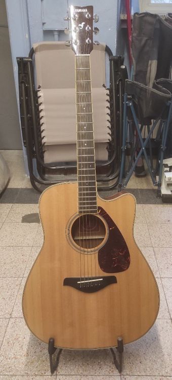 Chitarra acustica Yamaha FGX 720 SC amplificata - Imagen por defecto