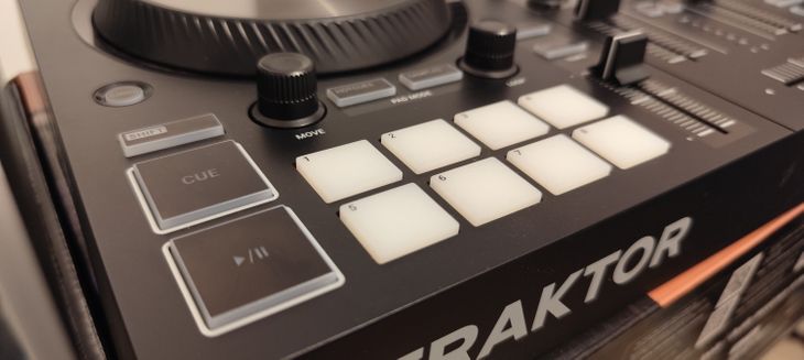 Native instruments Traktor Kontrol S2 mk3 - Bild3