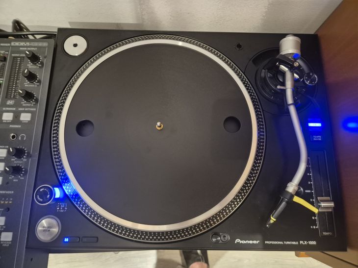 Pioneer DJ PLX 1000 – Giradiscos (hay 2) - Imagen por defecto