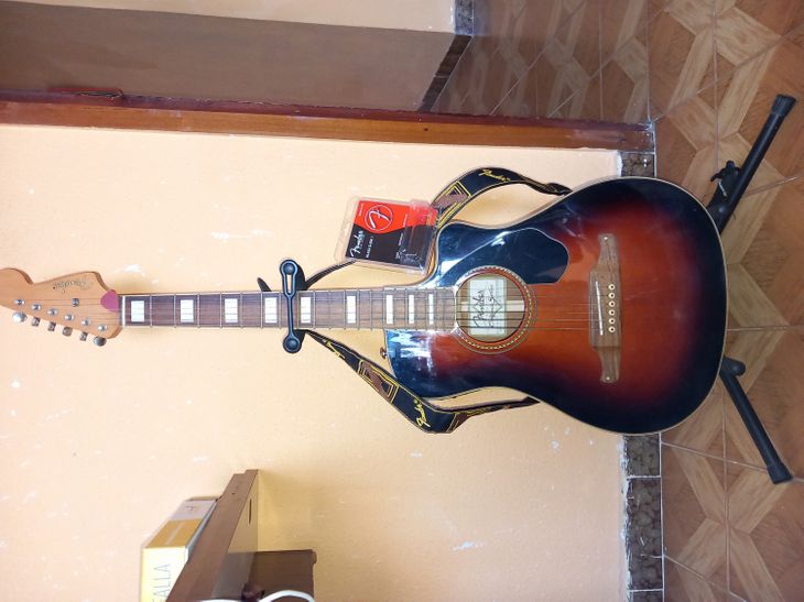 Guitarra electroacústica Fender modelo Malibú en e - Imagen por defecto