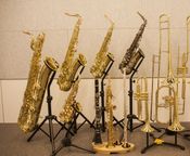 Alquiler de saxos, trompetas, clarinetes, flautas - Imagen