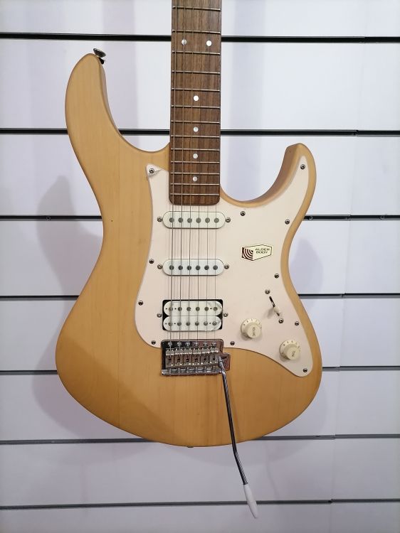 Yamaha Pacifica 112J - Image2