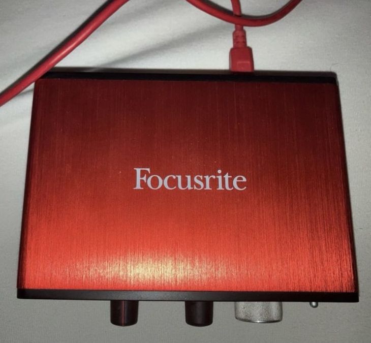 Tarjeta de Sonido Focusrite Scarlett Solo - Imagen por defecto