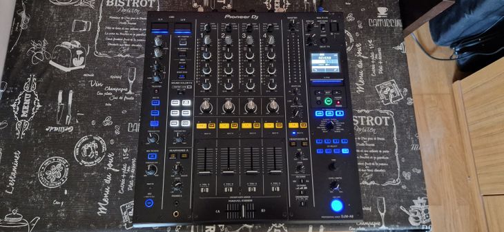 Pioneer DJM A9 + Decksaver - Imagen por defecto