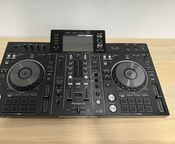 Pioneer DJ XDJ-RX2 con custodia
 - Immagine