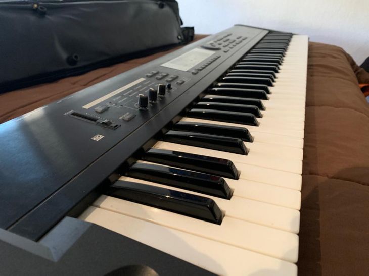 Korg TR 76 Workstation - Imagen2