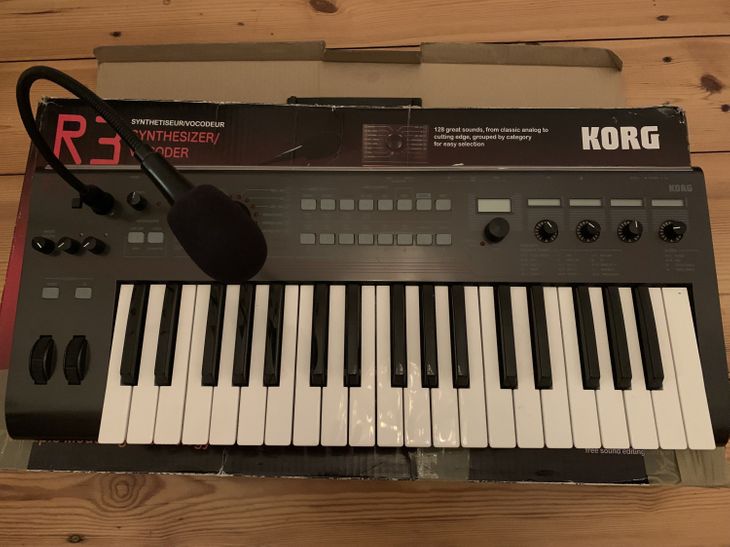 KORG R3 Synthesizer/Vocoder - Imagen por defecto