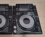 2x Pioneer DJ CDJ-2000 Nexus
 - Bild