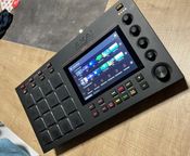 MPC LIVE CON DECK E SD DA 256GB CON ESPANSIONI
 - Immagine