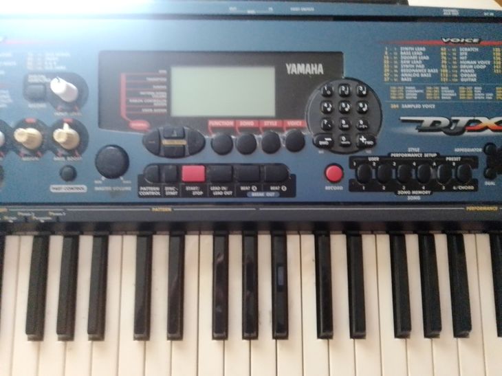 Vendo teclado sintetizador/MIDI YAMAHA DJX -PSR D1 - Immagine3