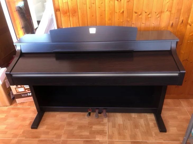 Piano Yamaha CLP-330 - Imagen2