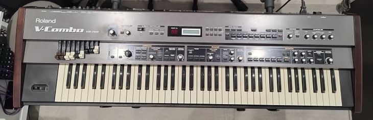 Roland VR-760 teclado de escenario - Imagen4